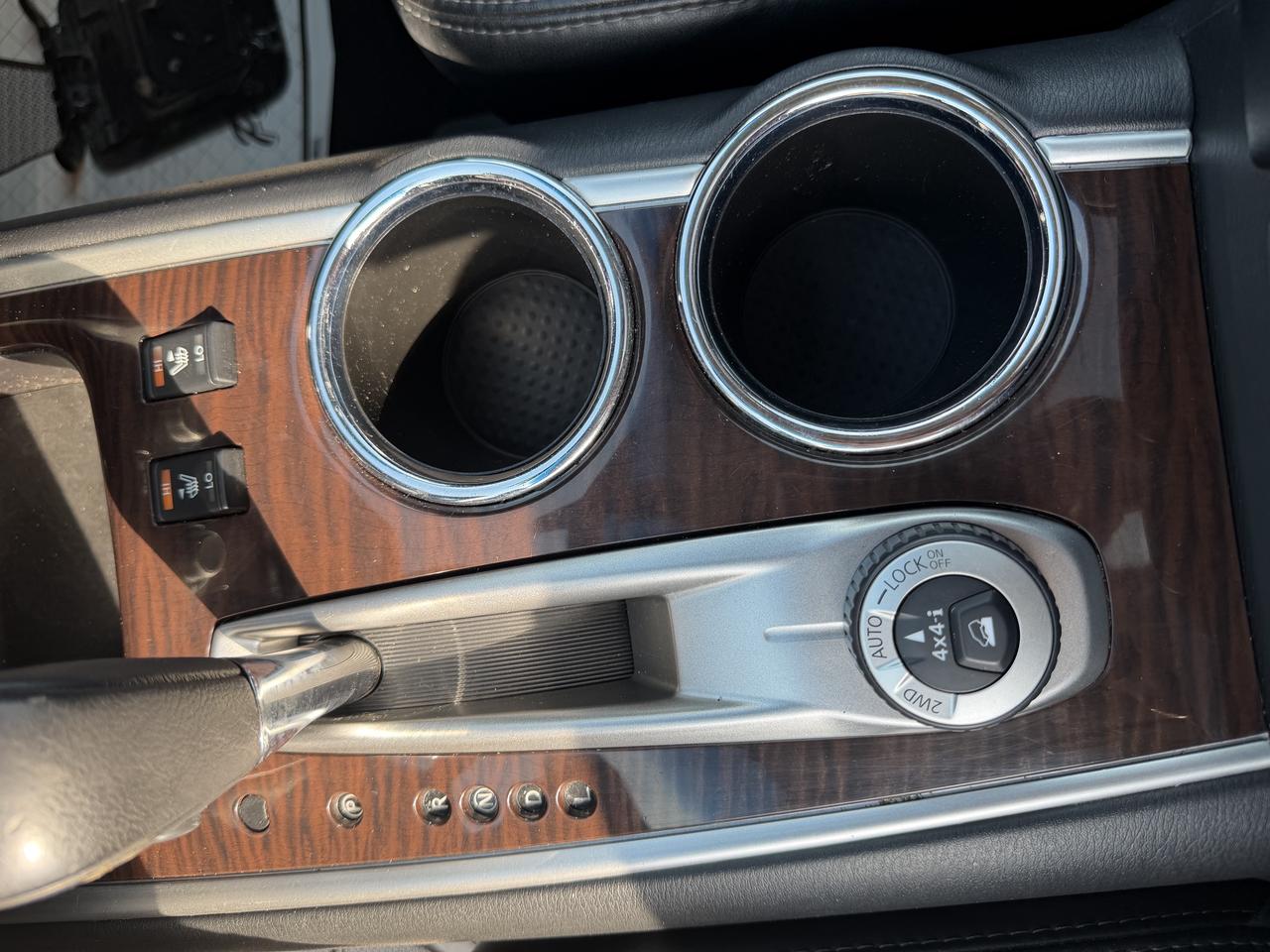 2016 Nissan Pathfinder Platinum Photo