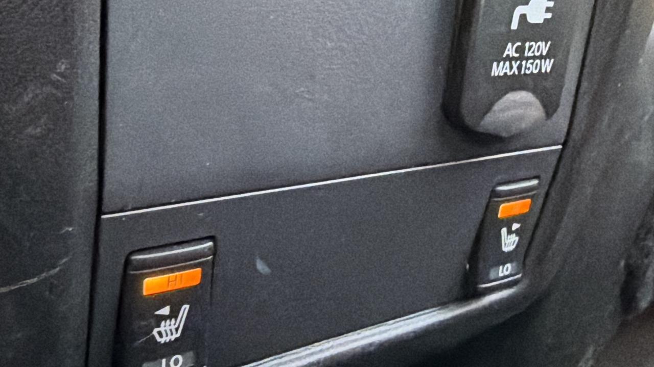 2016 Nissan Pathfinder Platinum Photo