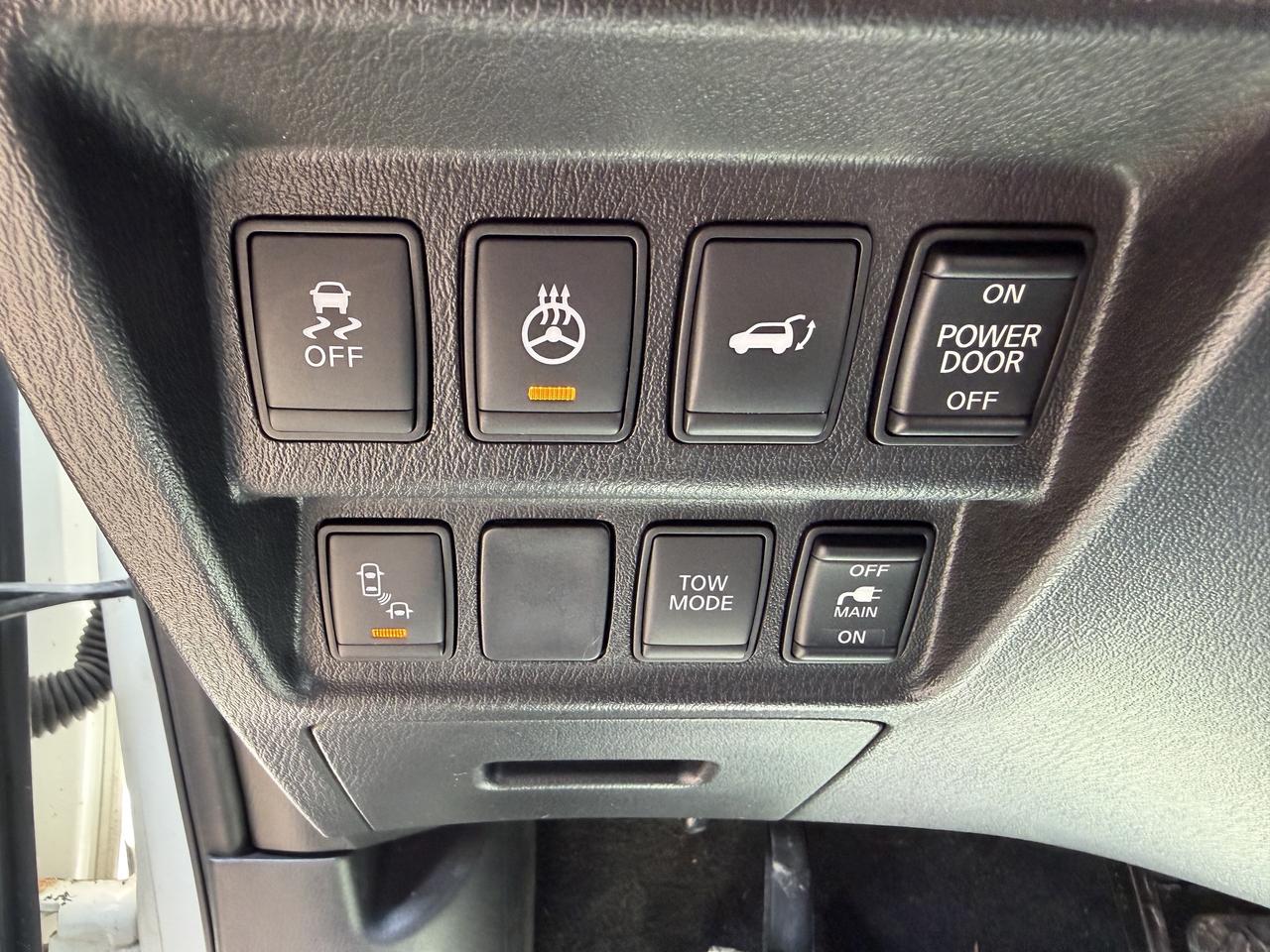 2016 Nissan Pathfinder Platinum Photo