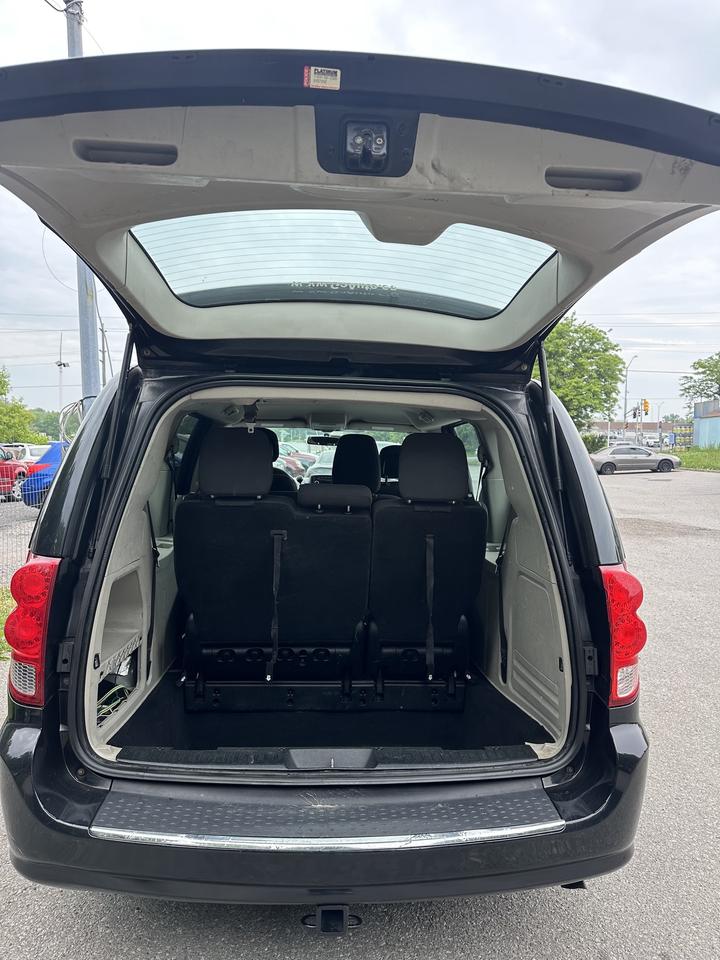 2017 Dodge Grand Caravan SE Photo