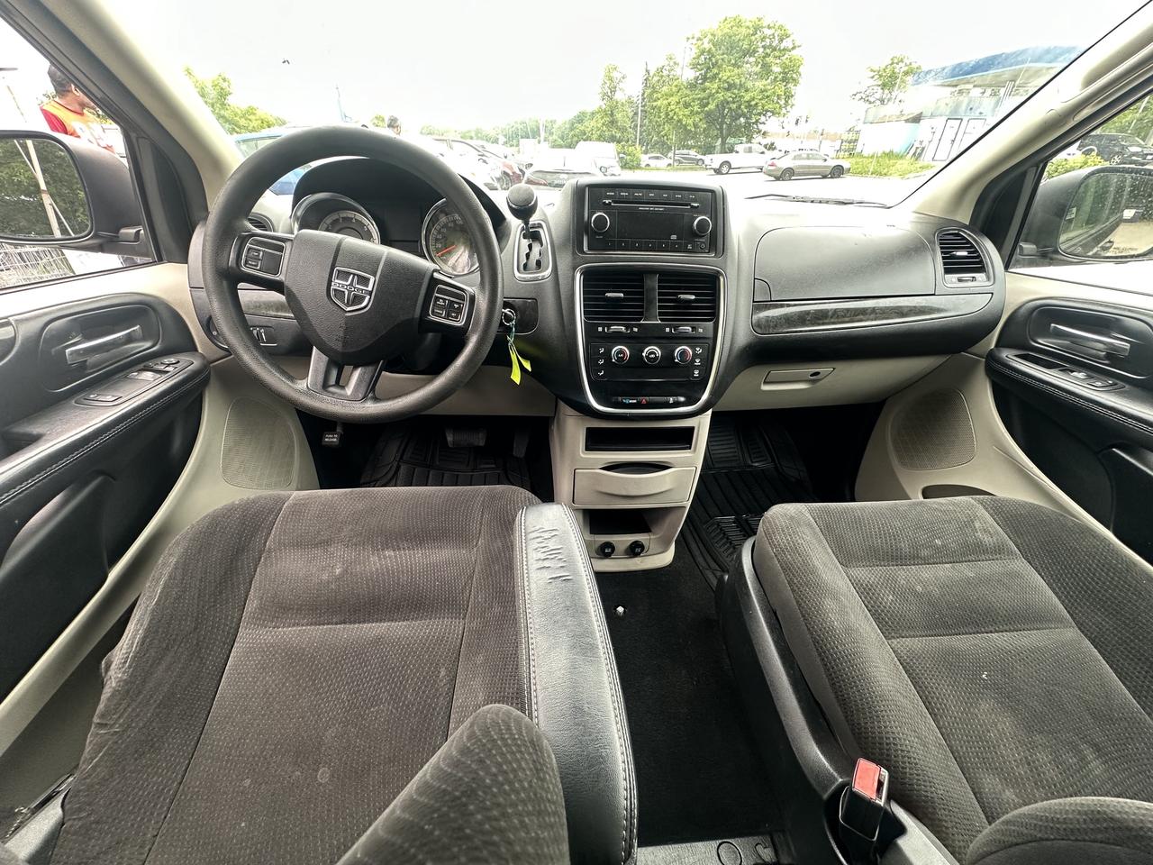 2017 Dodge Grand Caravan SE Photo