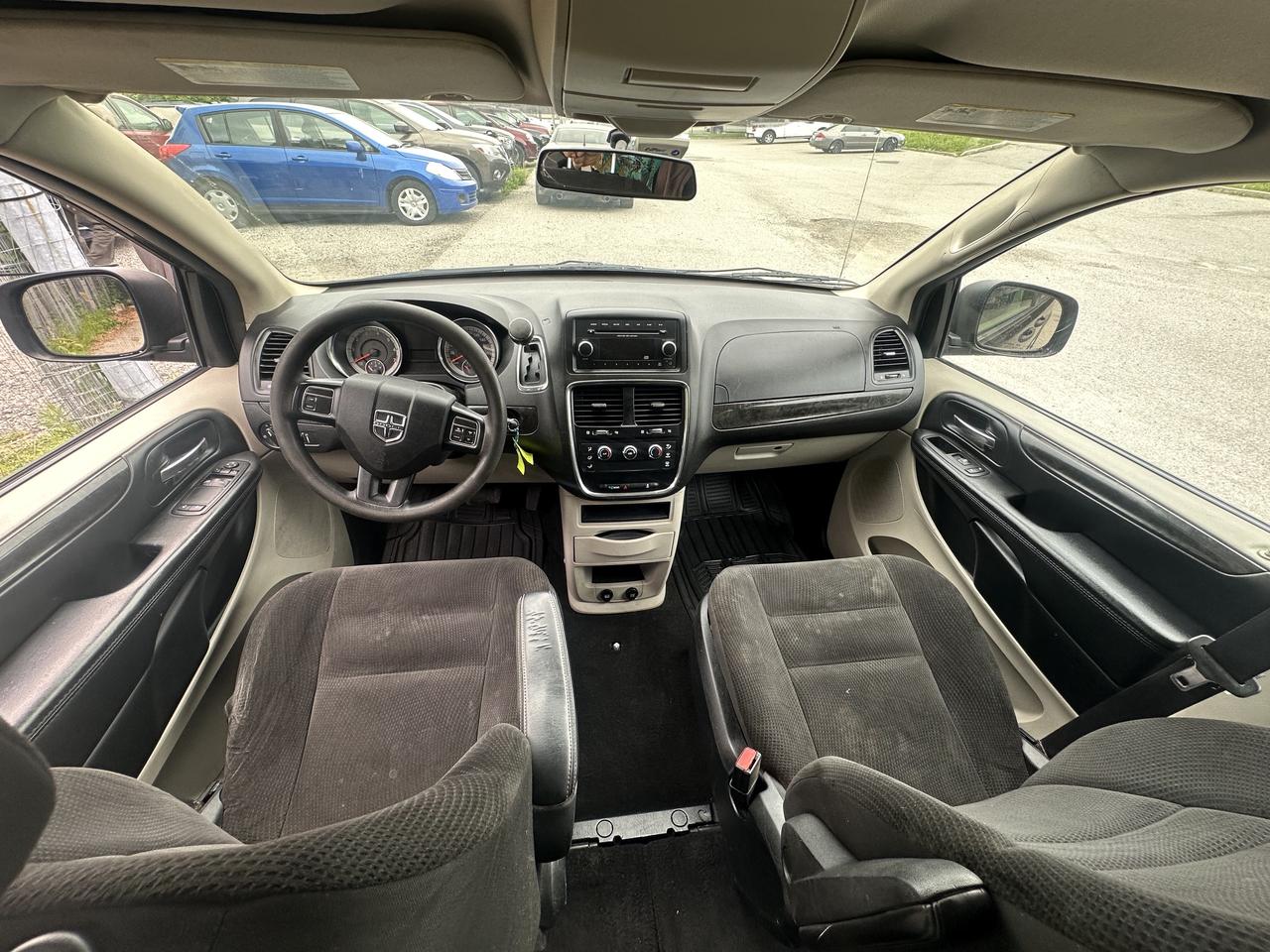 2017 Dodge Grand Caravan SE Photo