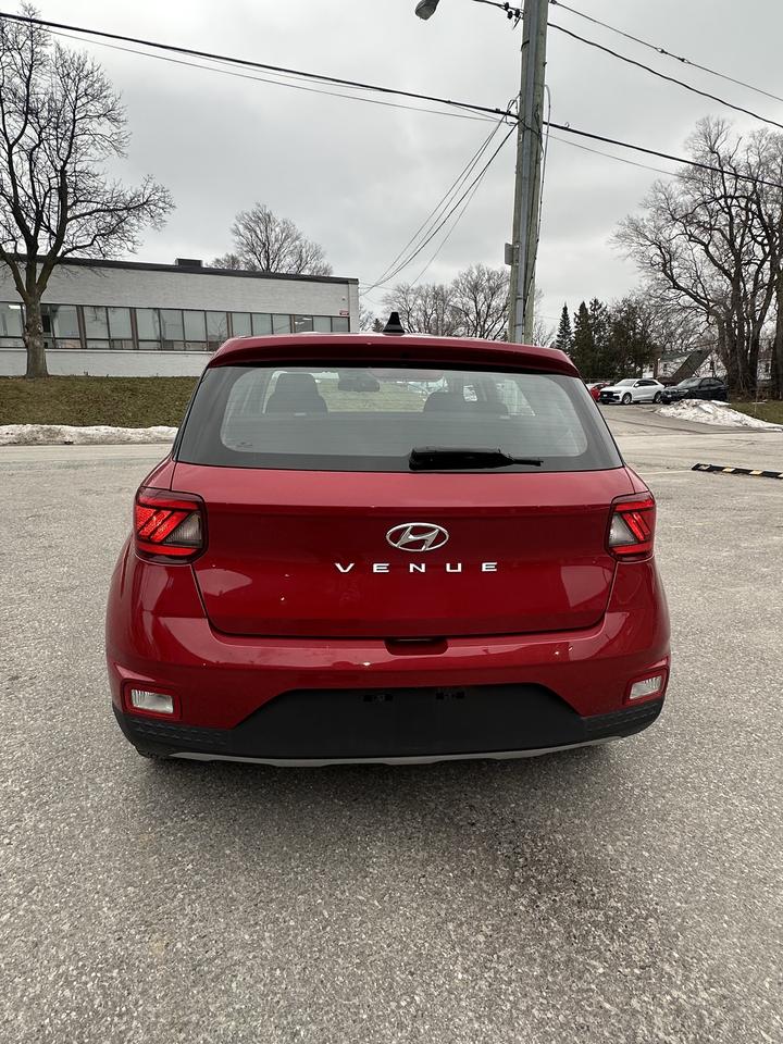 2020 Hyundai Venue SE Photo