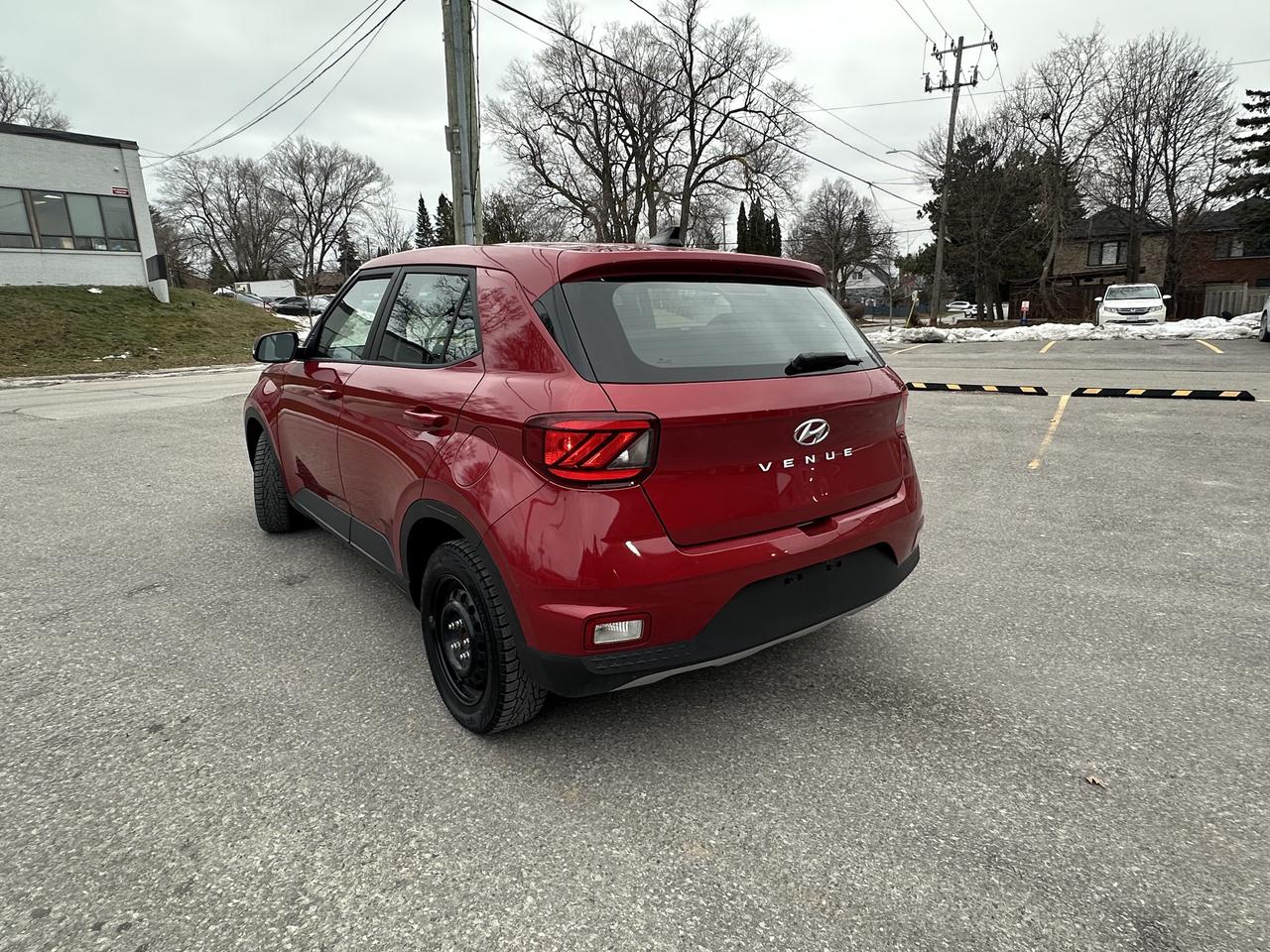 2020 Hyundai Venue SE Photo