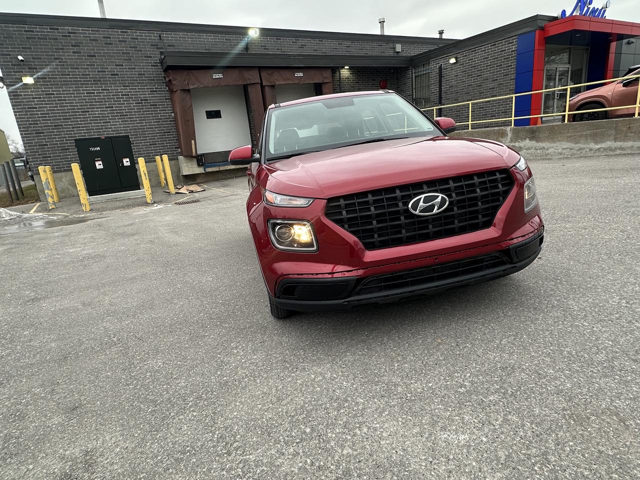 2020 Hyundai Venue SE Photo