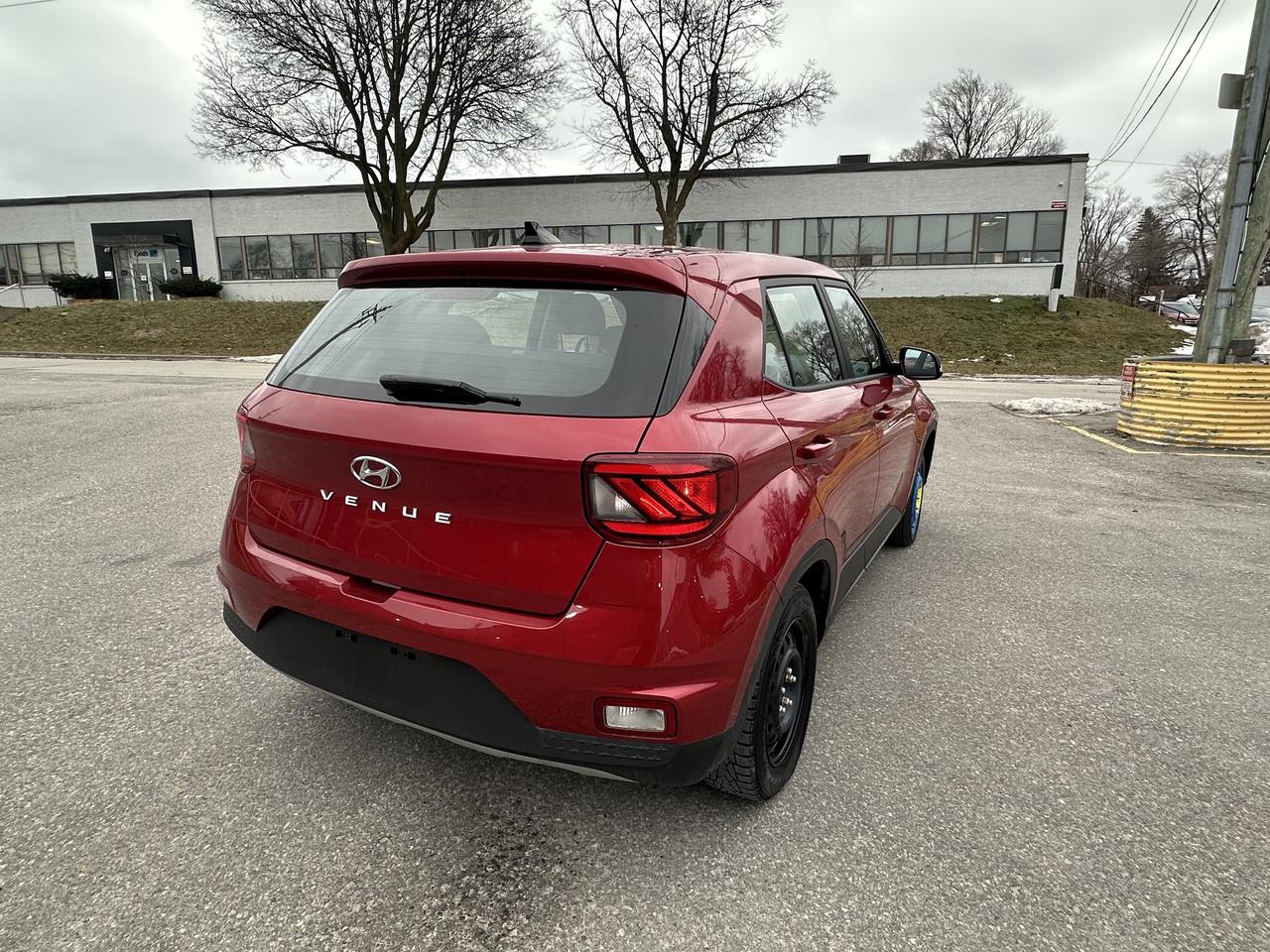 2020 Hyundai Venue SE Photo