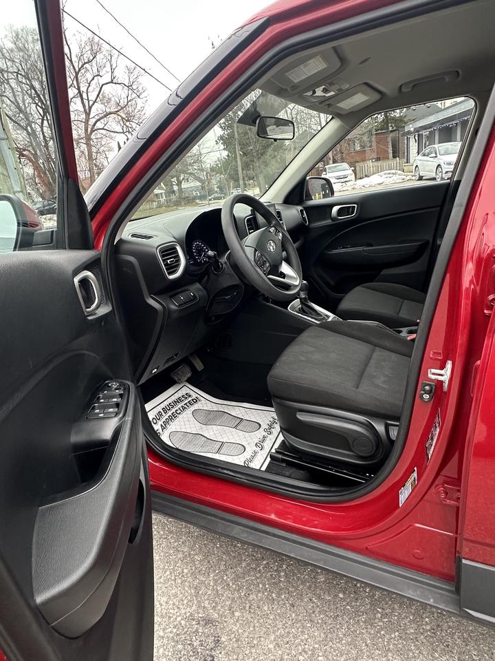 2020 Hyundai Venue SE Photo