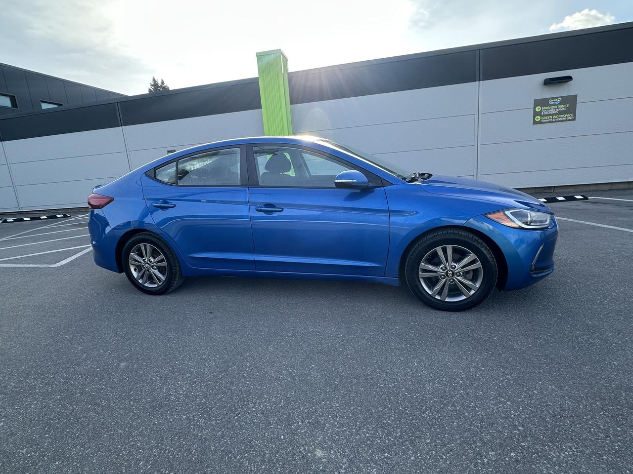 2018 Hyundai Elantra Limited Photo3