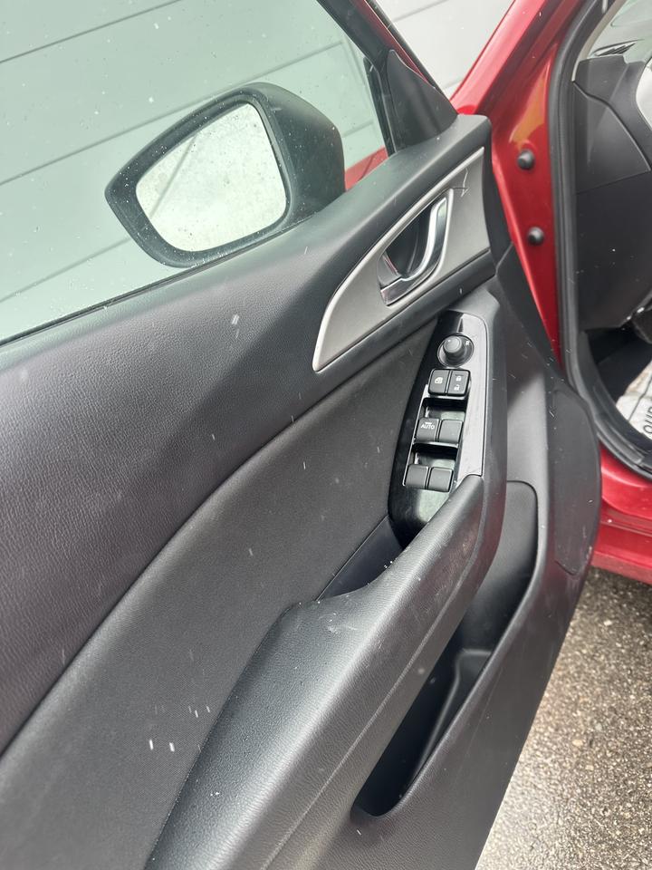 2017 Mazda MAZDA3 i Touring Photo