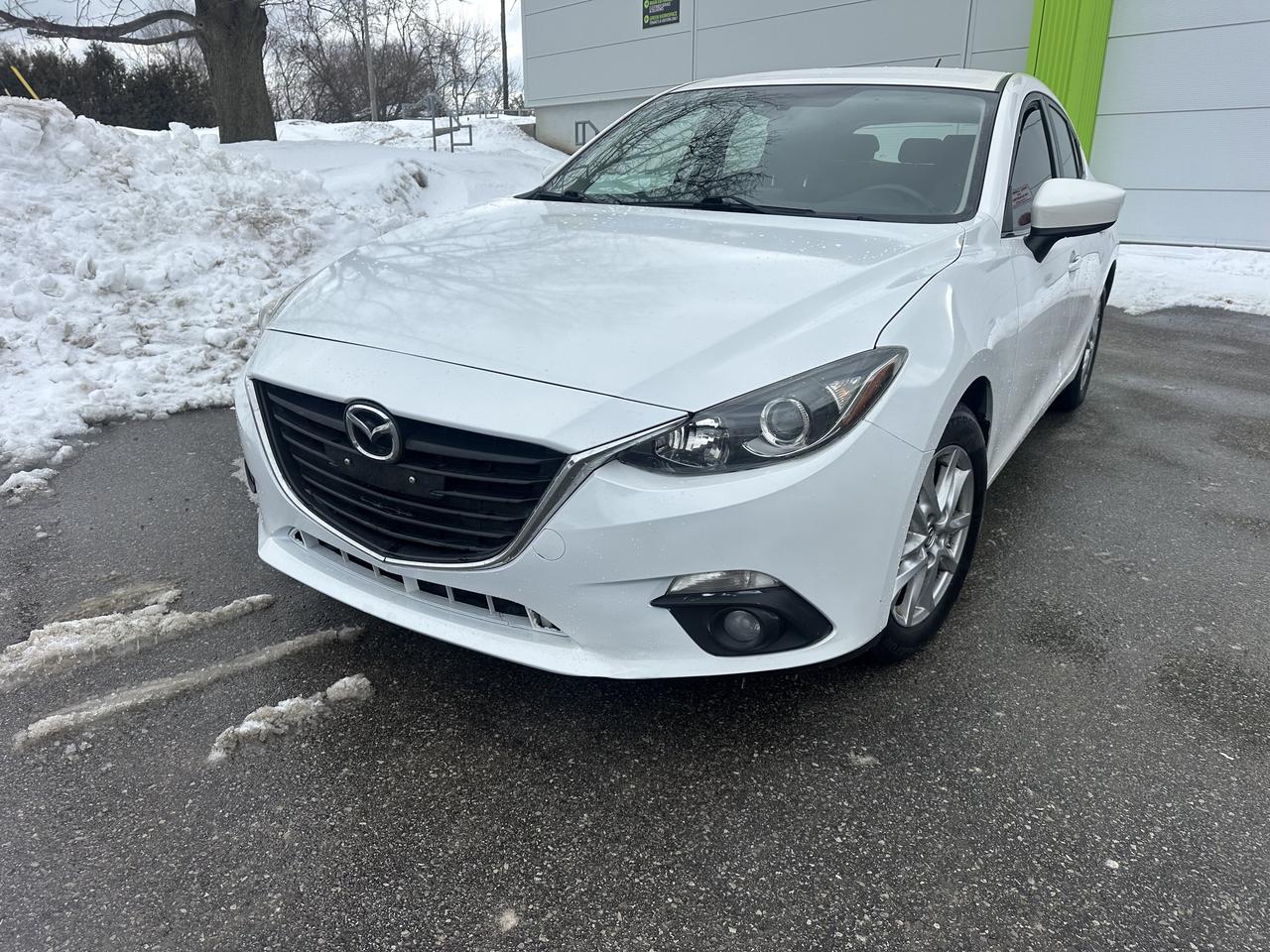 2015 Mazda MAZDA3 i Touring Photo