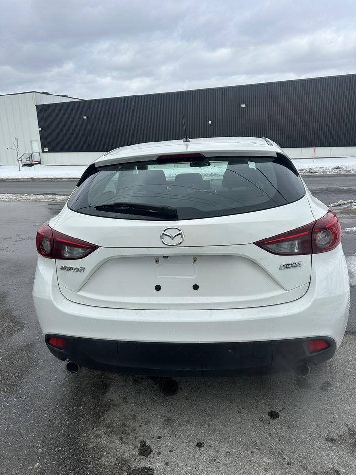 2015 Mazda MAZDA3 i Touring Photo