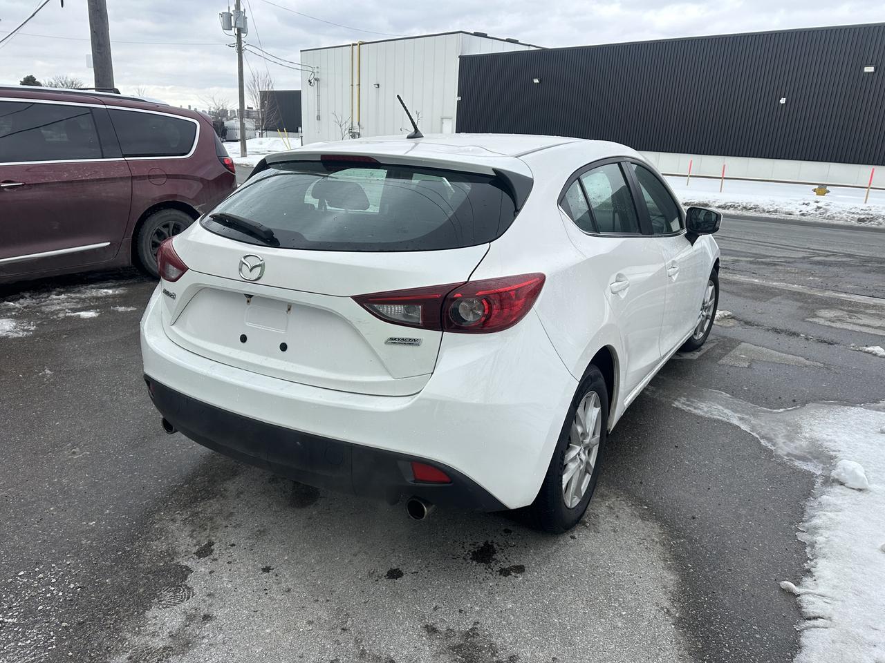 2015 Mazda MAZDA3 i Touring Photo