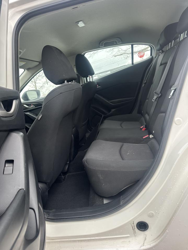 2015 Mazda MAZDA3 i Touring Photo