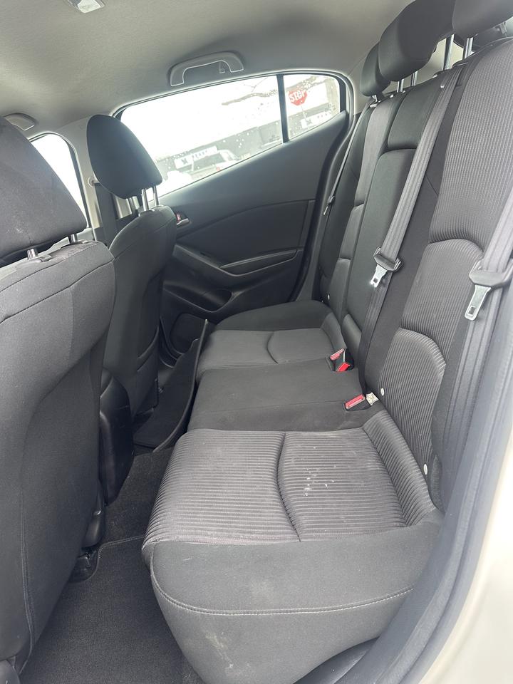 2015 Mazda MAZDA3 i Touring Photo