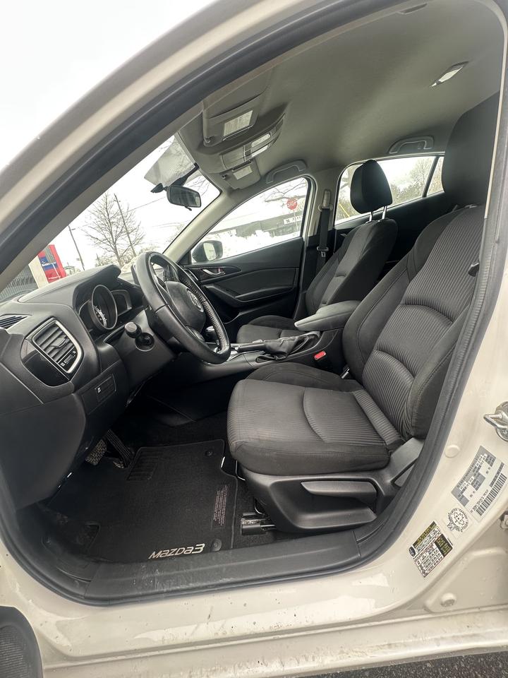 2015 Mazda MAZDA3 i Touring Photo