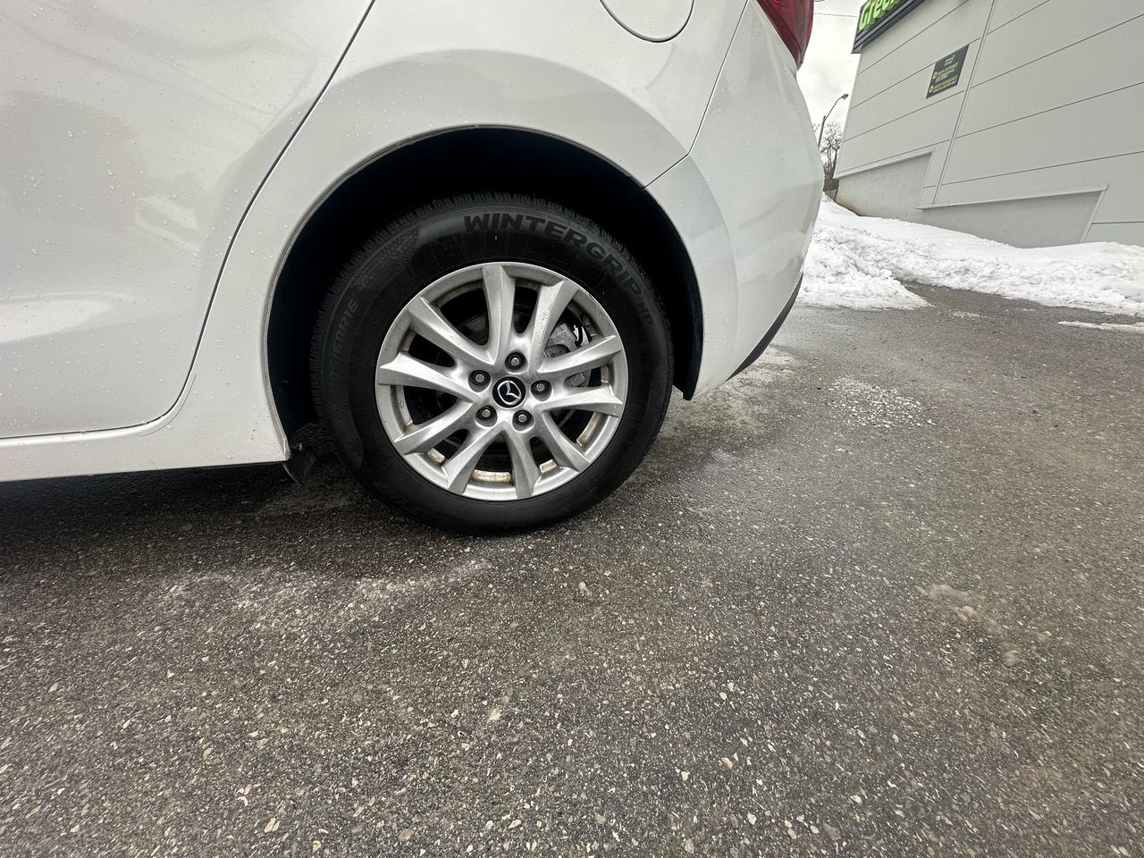 2015 Mazda MAZDA3 i Touring Photo