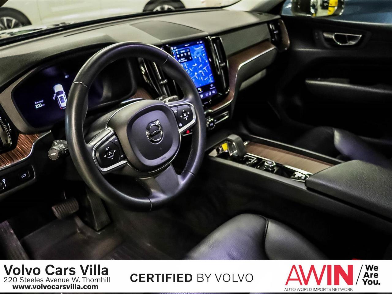 2022 Volvo XC60 B6 AWD Momentum Photo