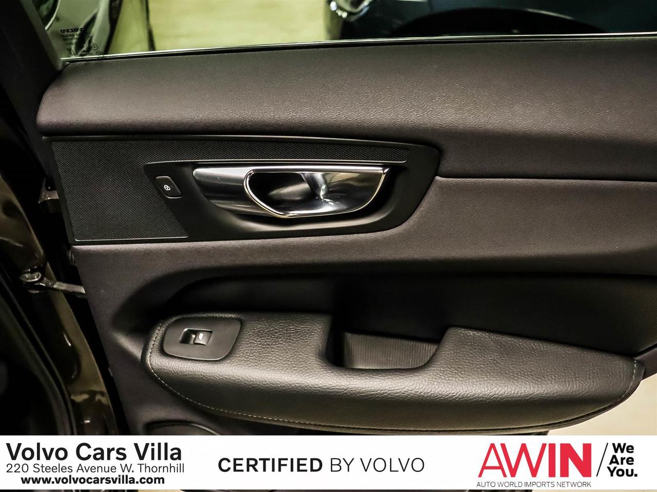 2022 Volvo XC60 B6 AWD Momentum Photo