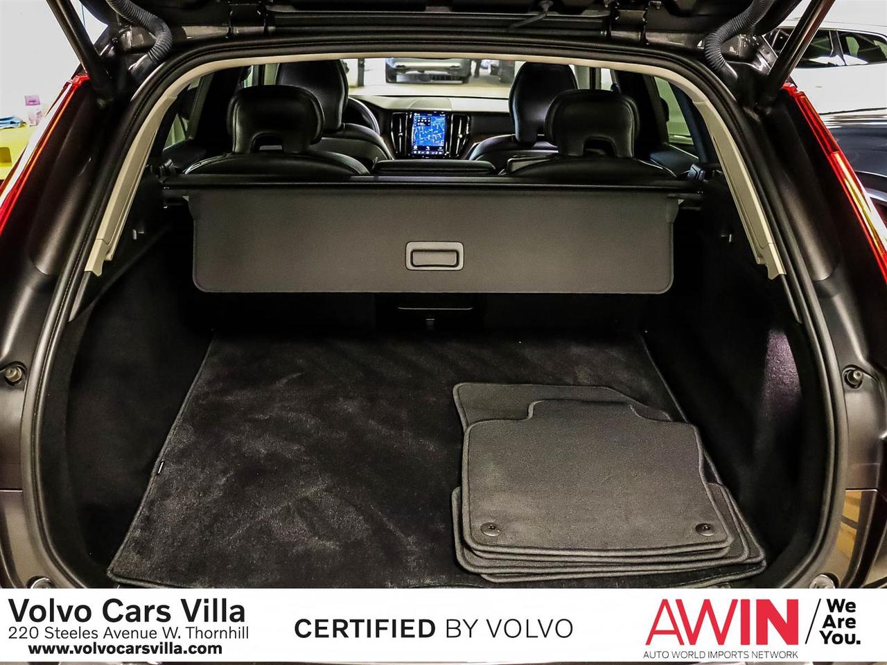 2022 Volvo XC60 B6 AWD Momentum Photo