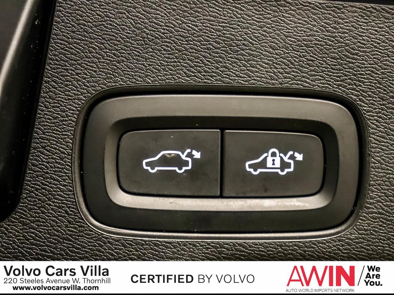 2022 Volvo XC60 B6 AWD Momentum Photo