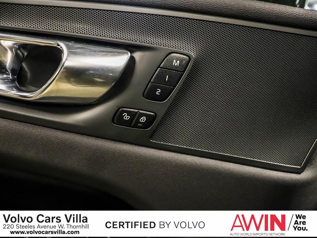 2022 Volvo XC60 B6 AWD Momentum Photo