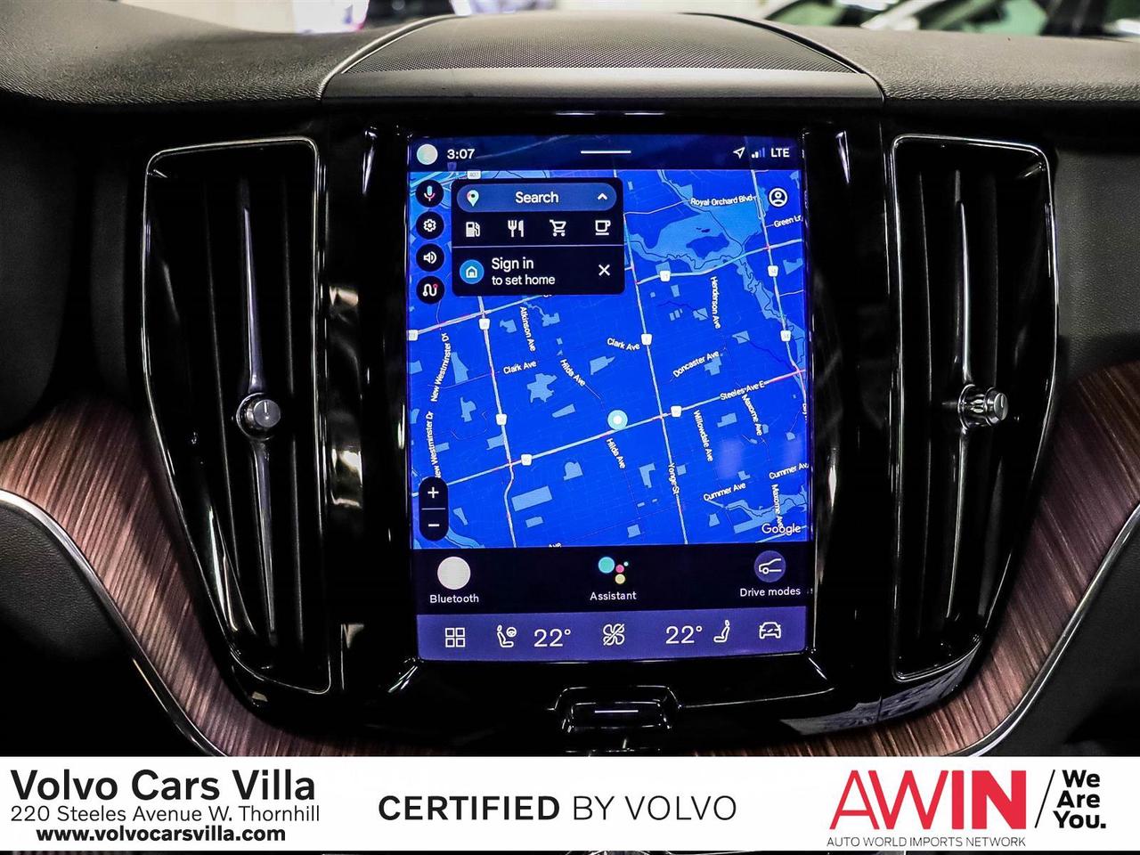 2022 Volvo XC60 B6 AWD Momentum Photo