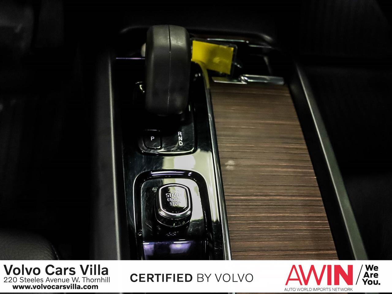 2022 Volvo XC60 B6 AWD Momentum Photo