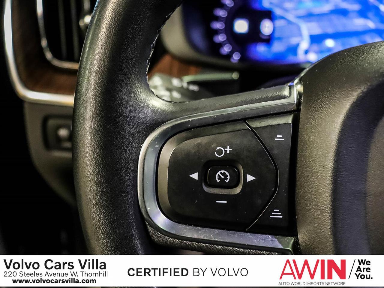 2022 Volvo XC60 B6 AWD Momentum Photo