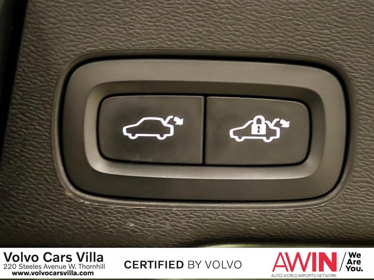 2023 Volvo XC60 B6 AWD Plus - Bright Photo