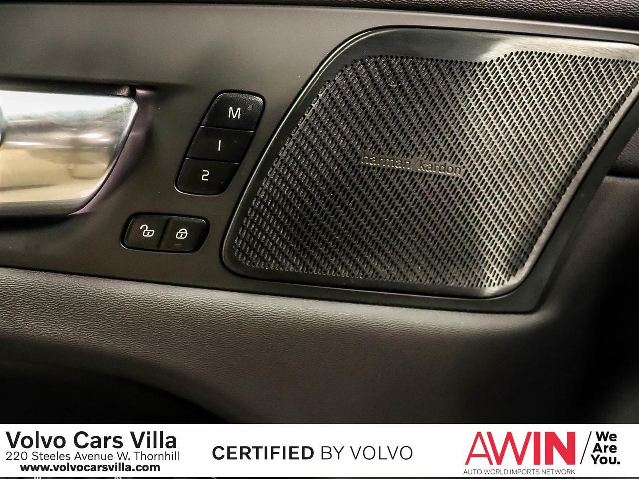 2023 Volvo XC60 B6 AWD Plus - Bright Photo