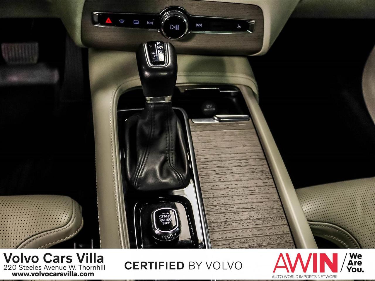 2021 Volvo XC90 T6 AWD Inscription (6-Seat) Photo