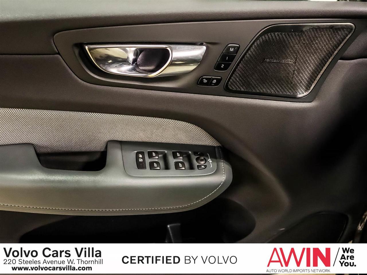2022 Volvo XC60 B6 AWD R-Design Photo