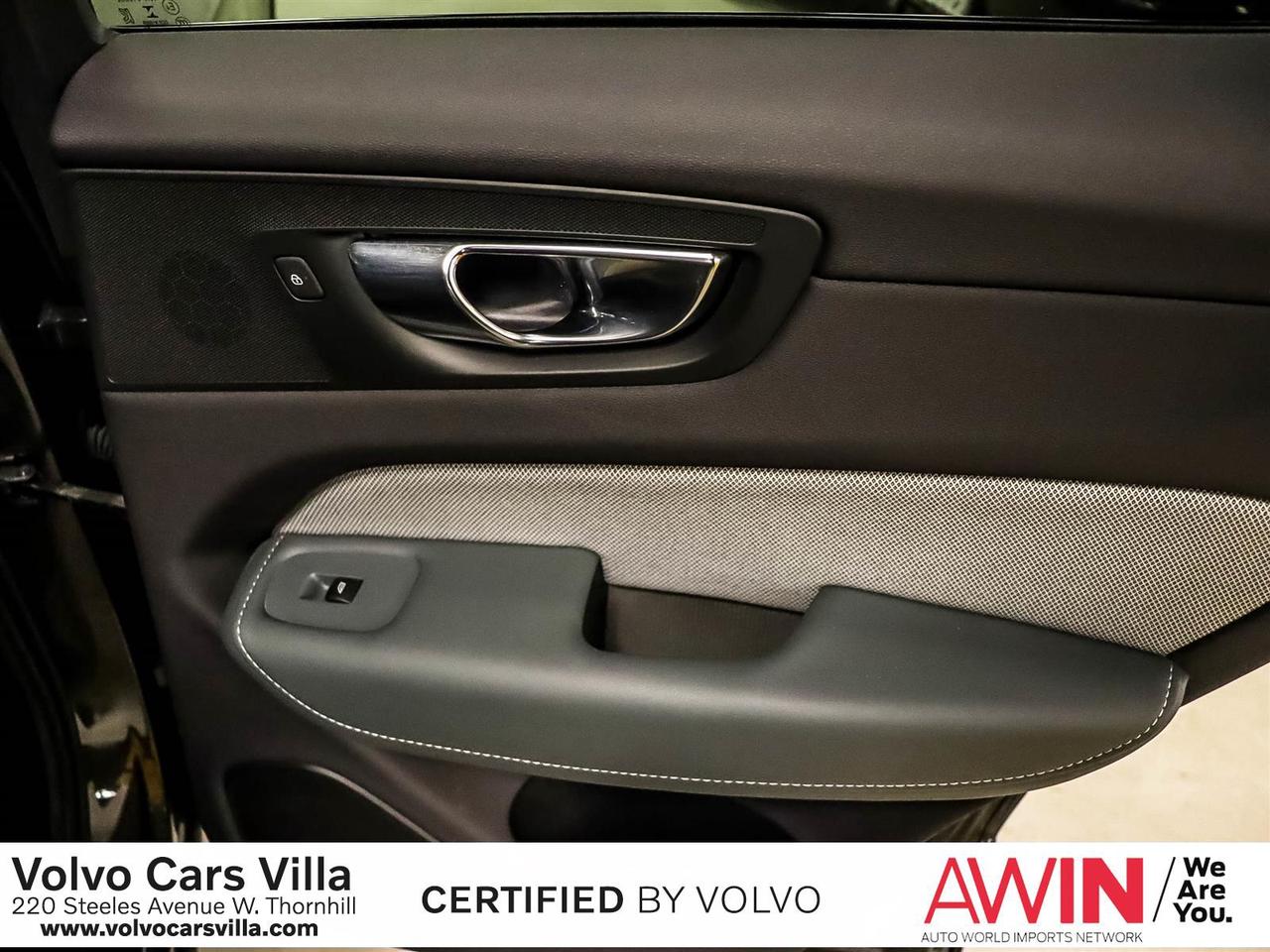 2022 Volvo XC60 B6 AWD R-Design Photo