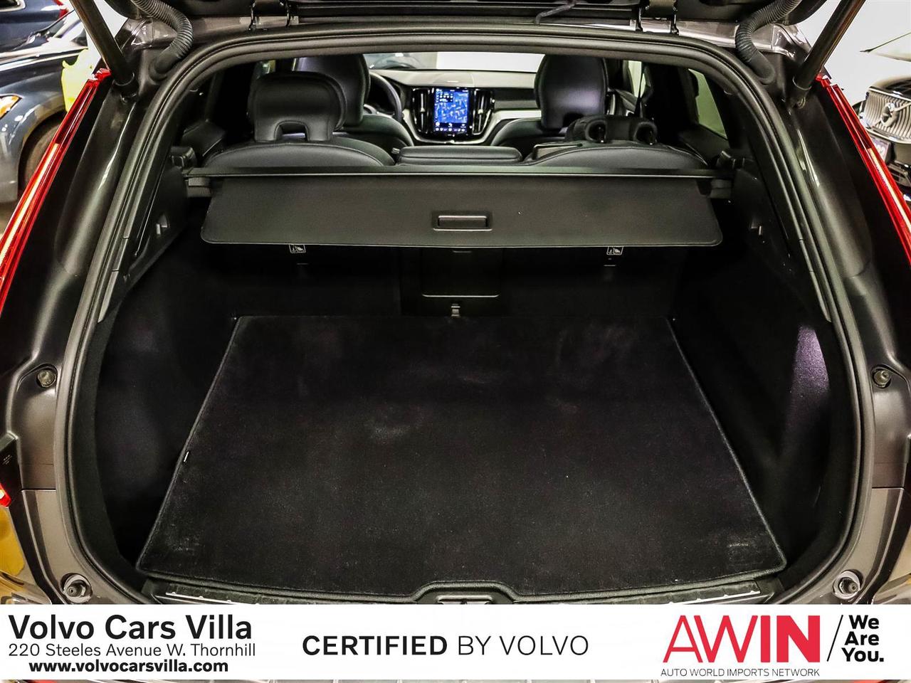 2022 Volvo XC60 B6 AWD R-Design Photo
