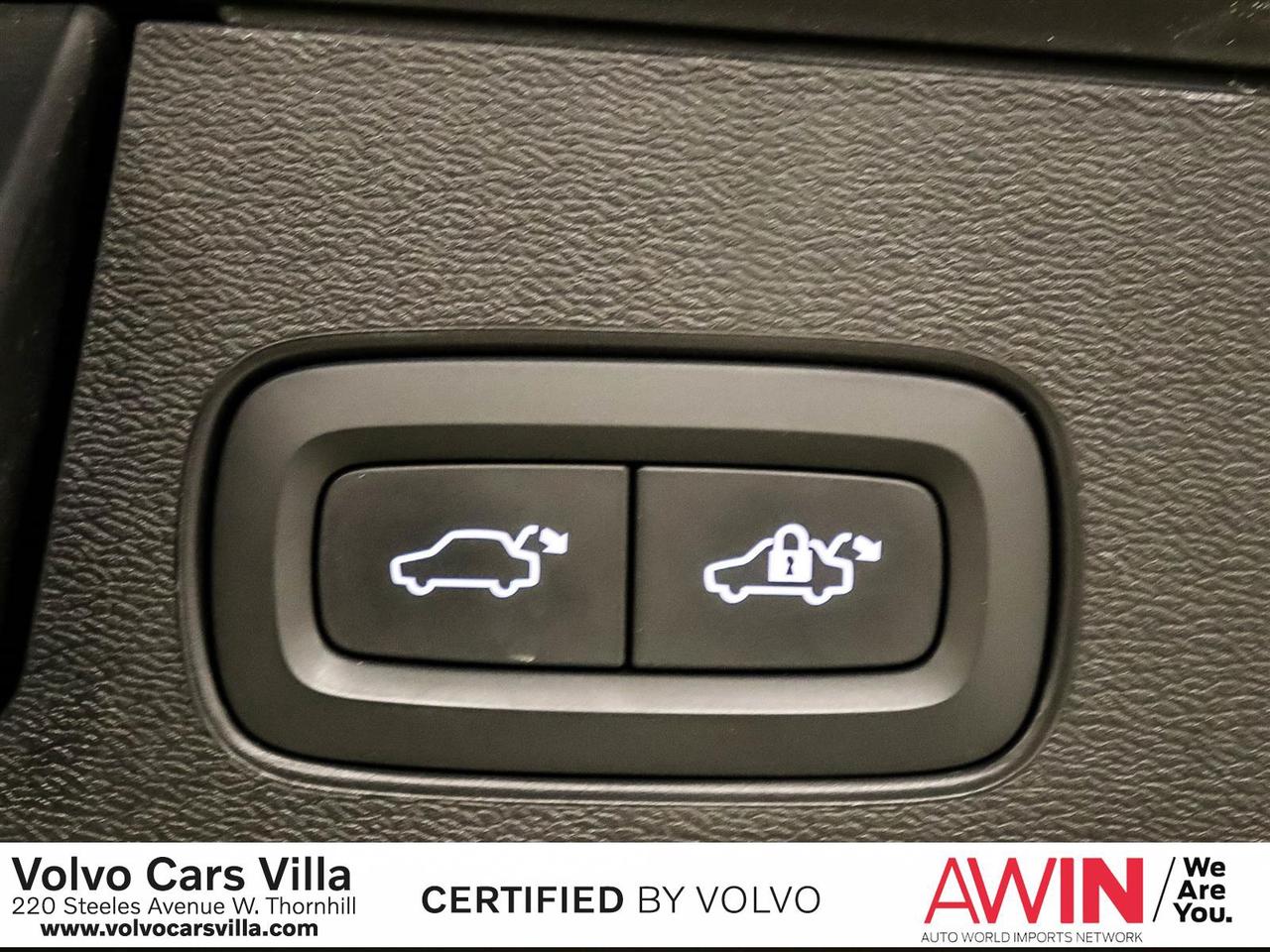 2022 Volvo XC60 B6 AWD R-Design Photo