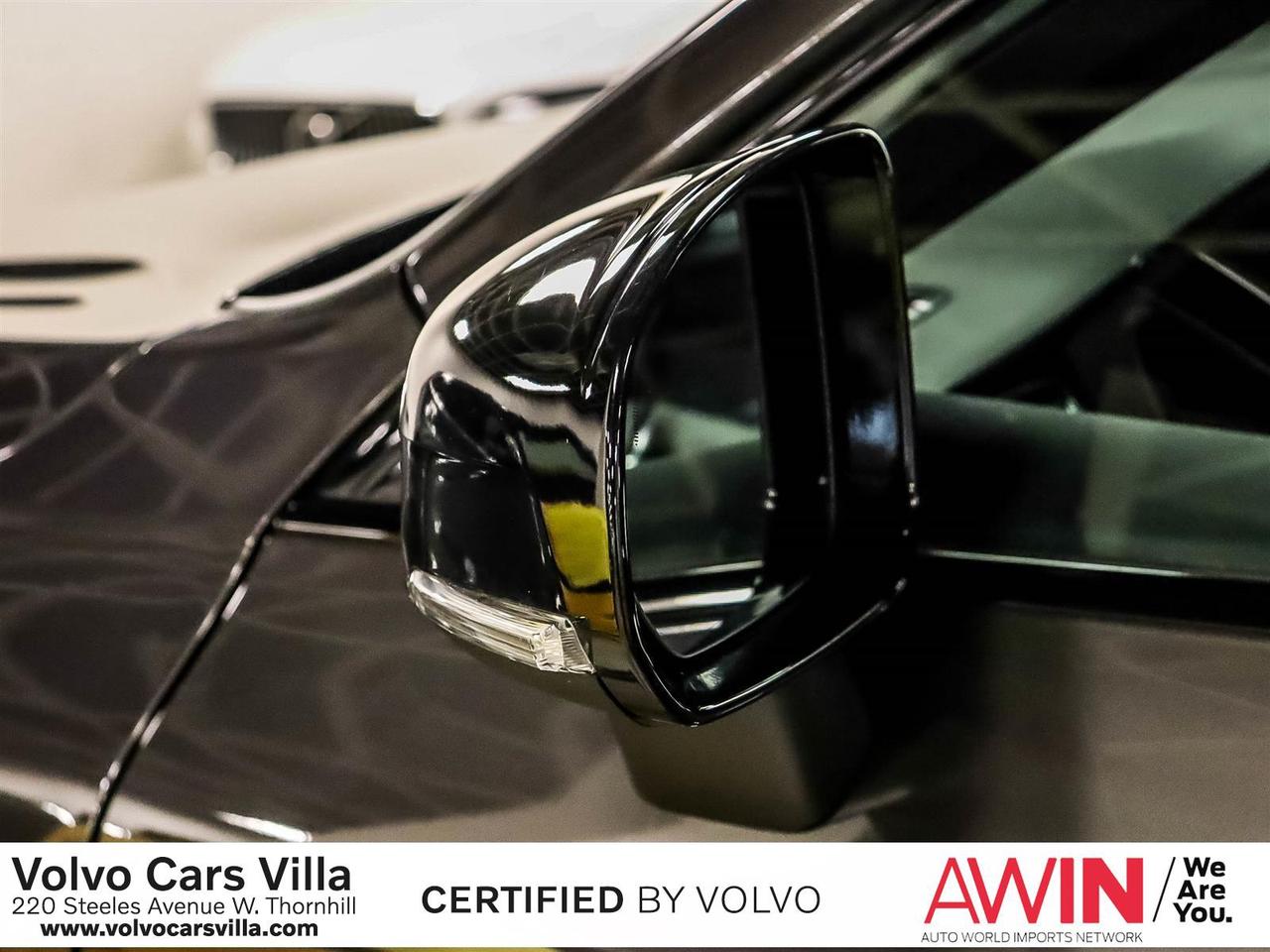 2022 Volvo XC60 B6 AWD R-Design Photo