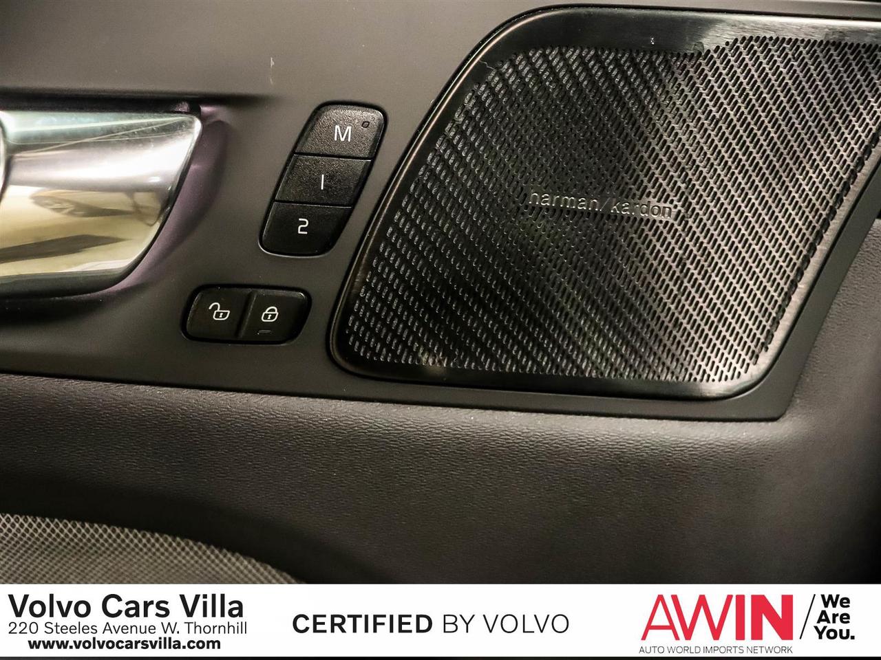 2022 Volvo XC60 B6 AWD R-Design Photo