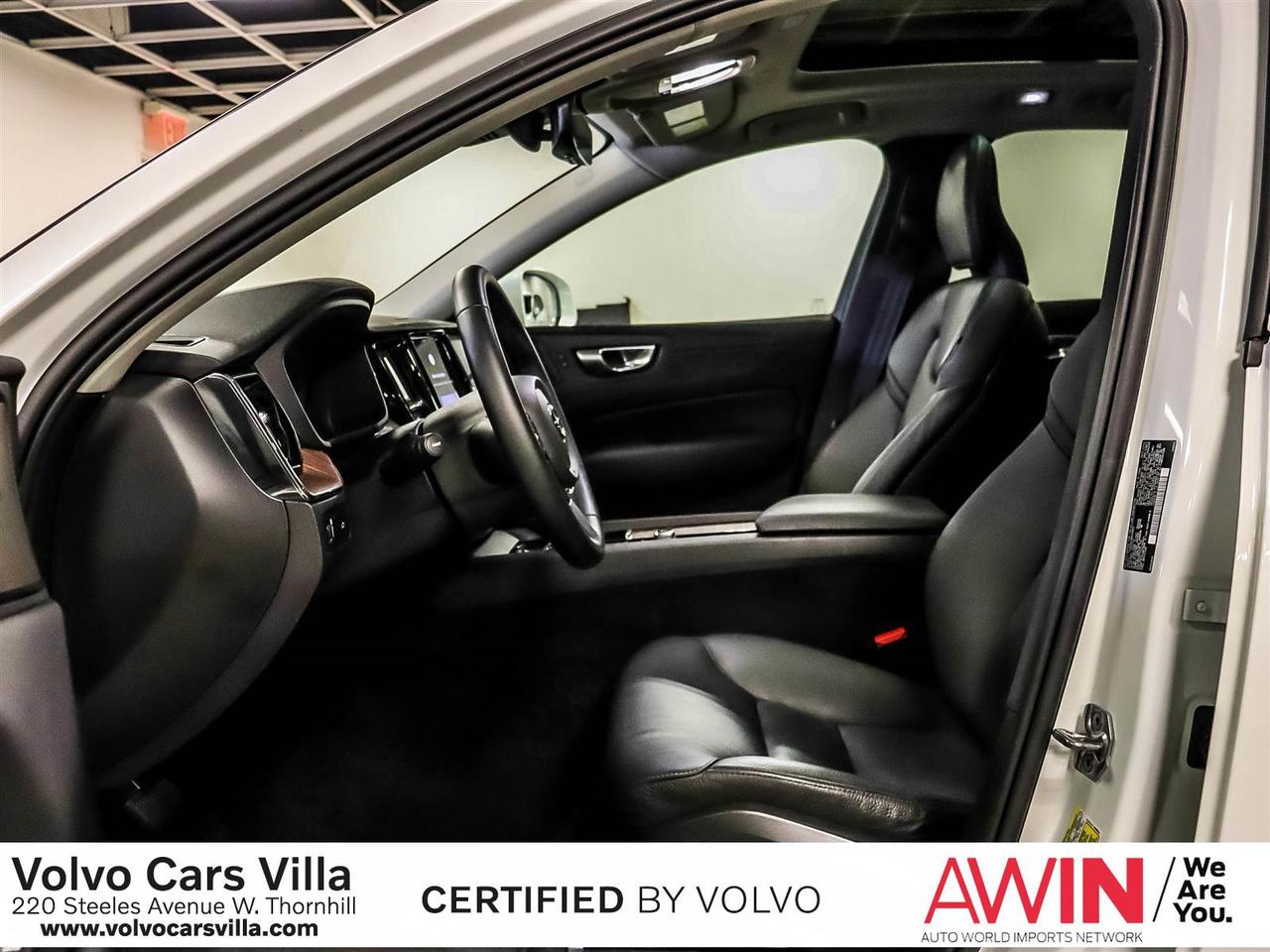2022 Volvo XC60 B6 AWD Momentum Photo