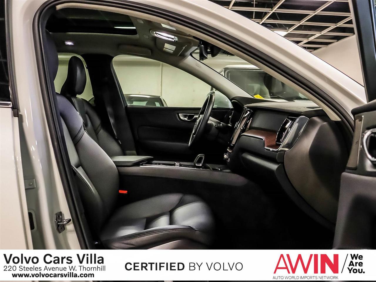 2022 Volvo XC60 B6 AWD Momentum Photo