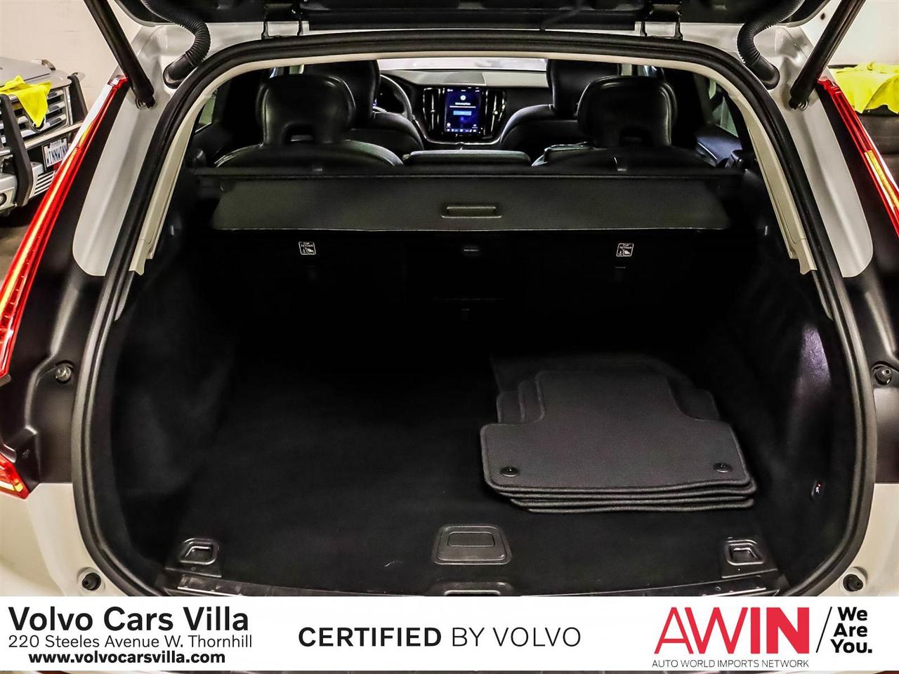 2022 Volvo XC60 B6 AWD Momentum Photo