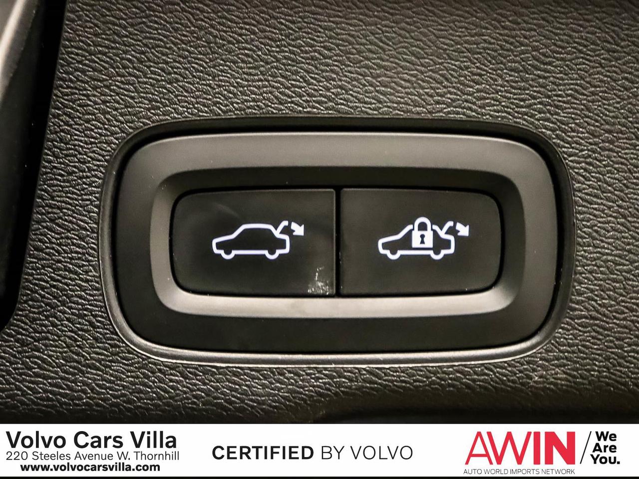 2022 Volvo XC60 B6 AWD Momentum Photo