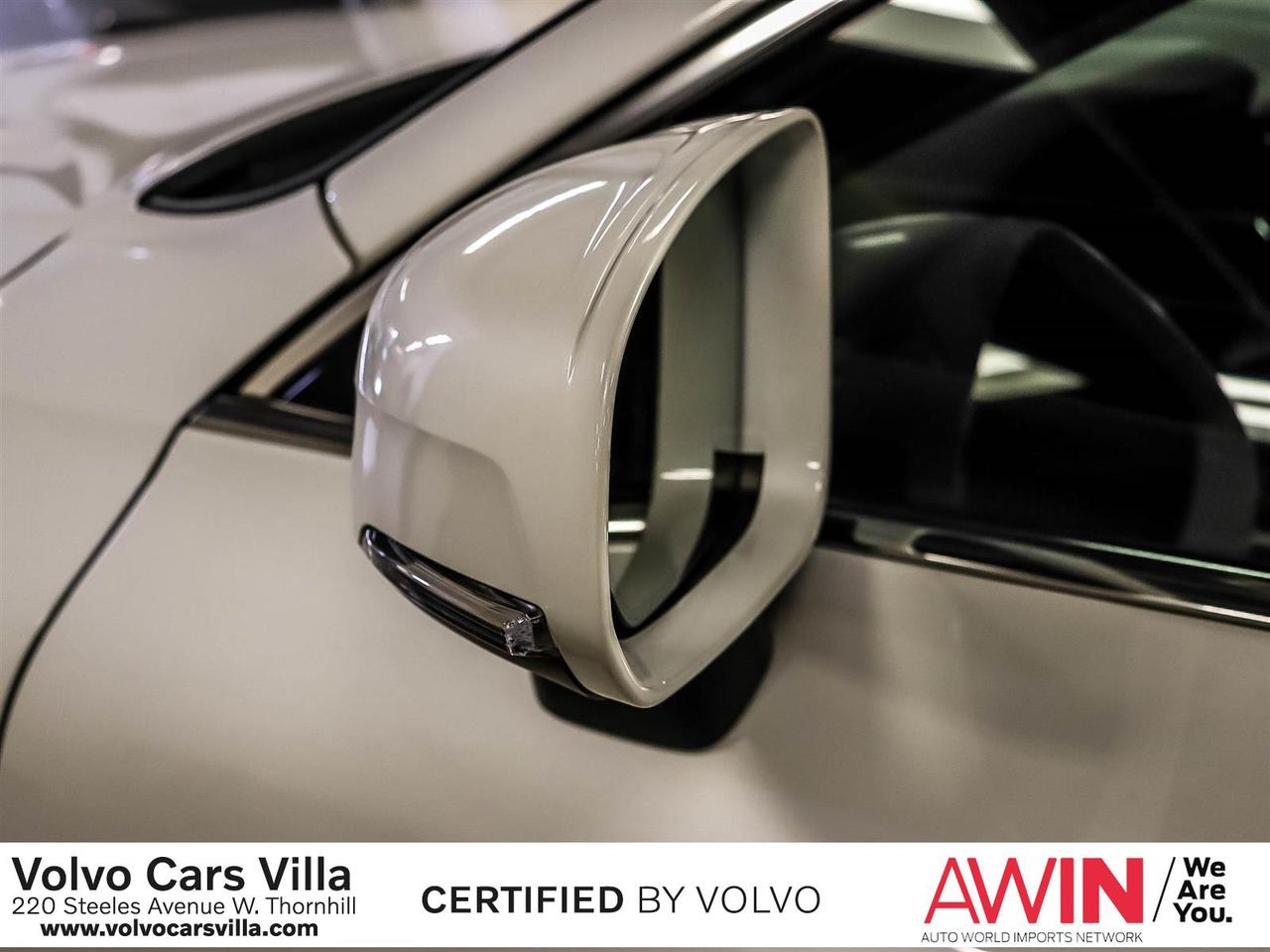 2022 Volvo XC60 B6 AWD Momentum Photo