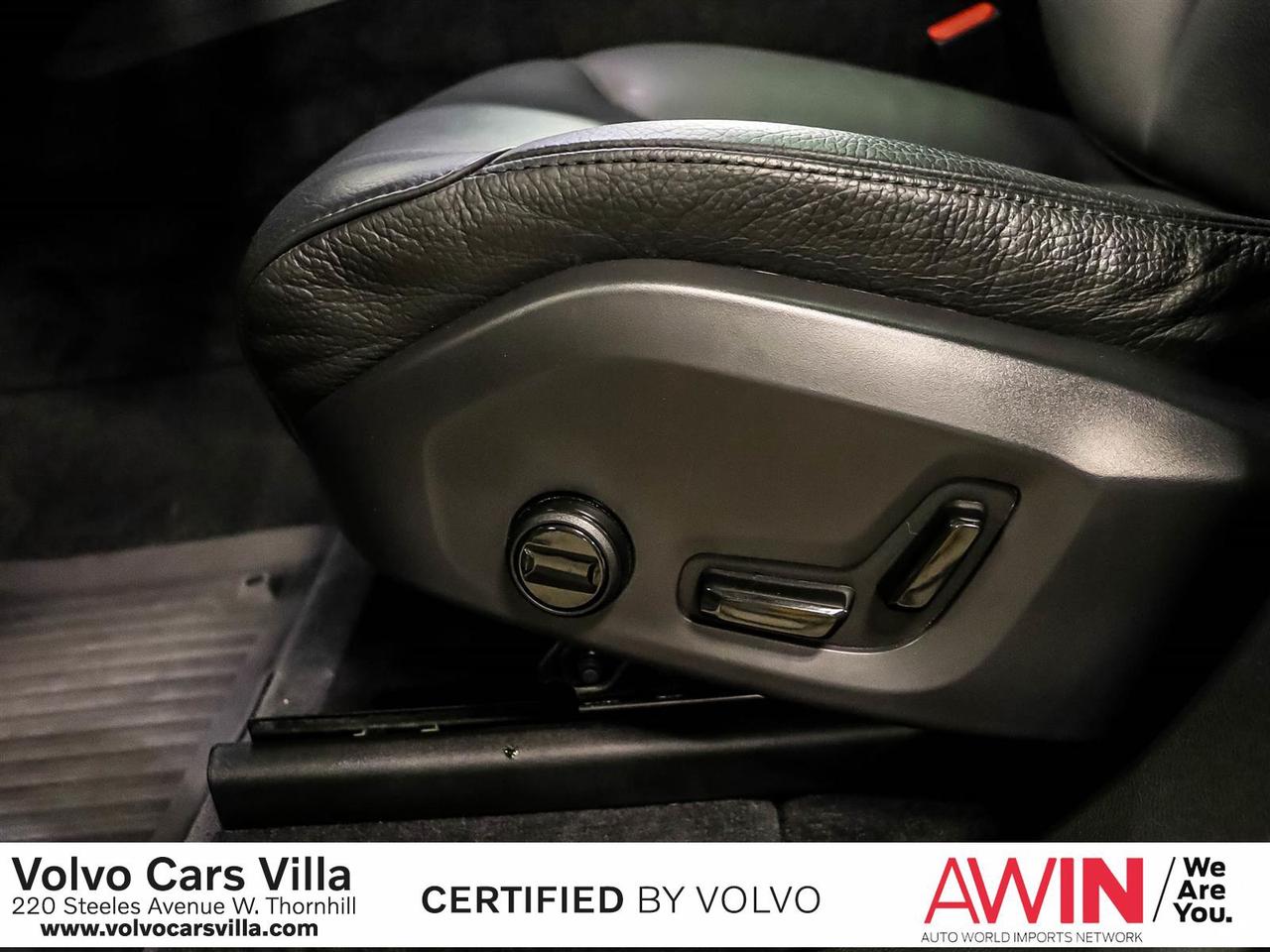 2022 Volvo XC60 B6 AWD Momentum Photo