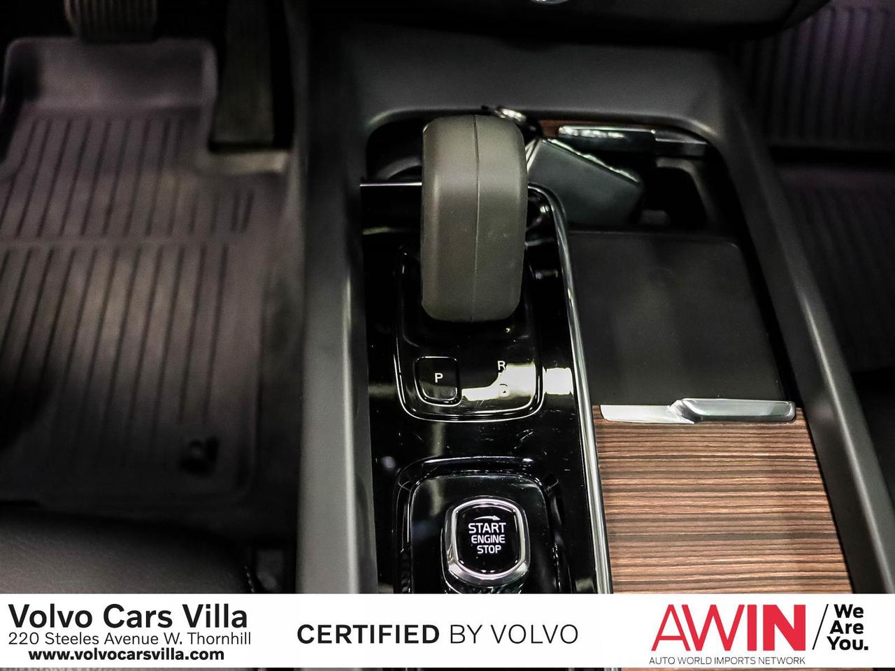 2022 Volvo XC60 B6 AWD Momentum Photo