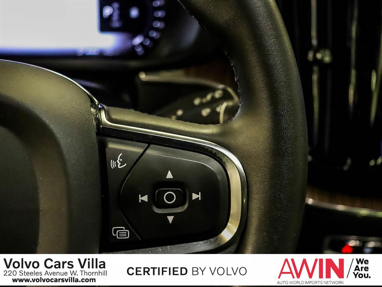 2022 Volvo XC60 B6 AWD Momentum Photo