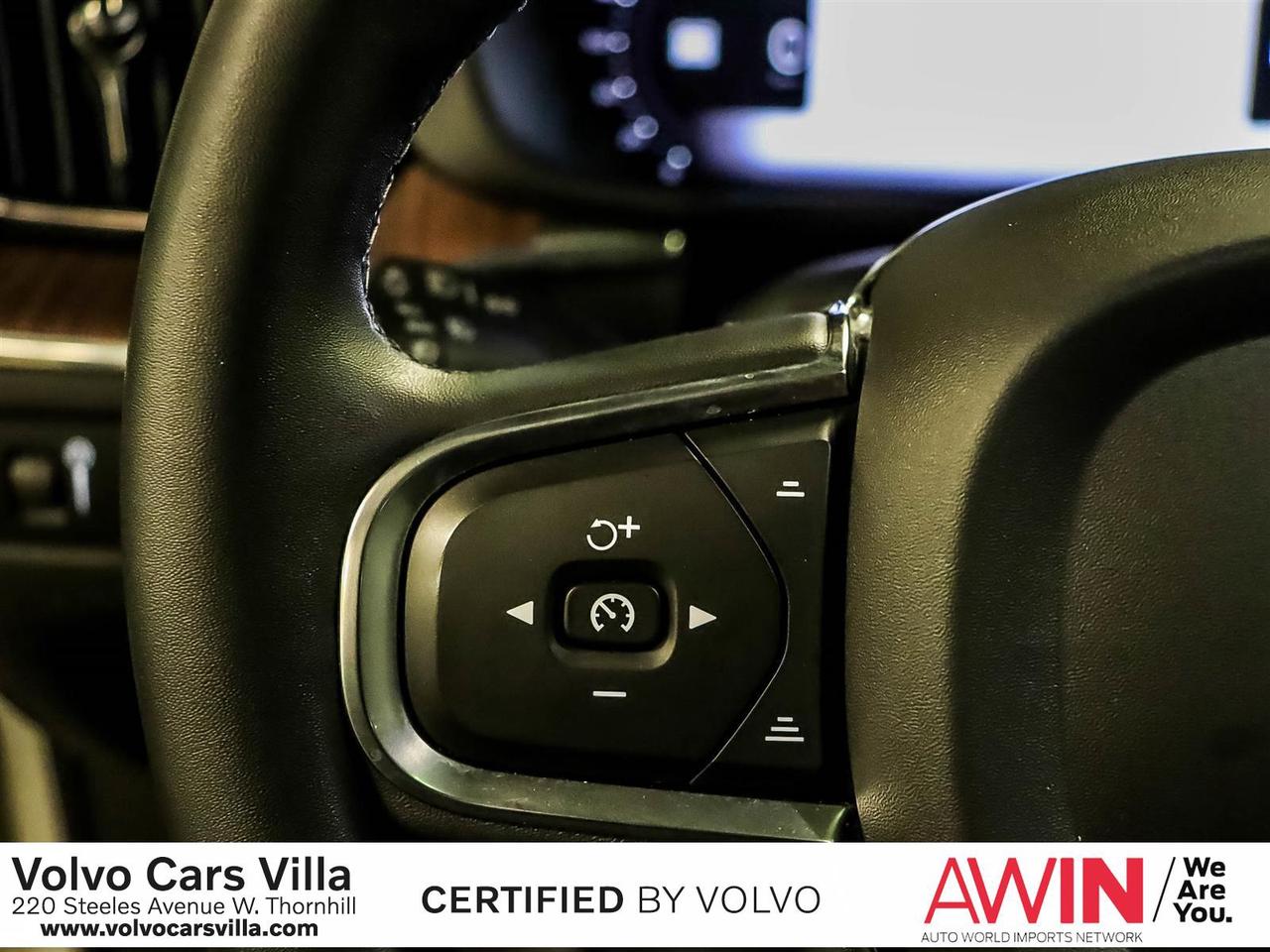 2022 Volvo XC60 B6 AWD Momentum Photo