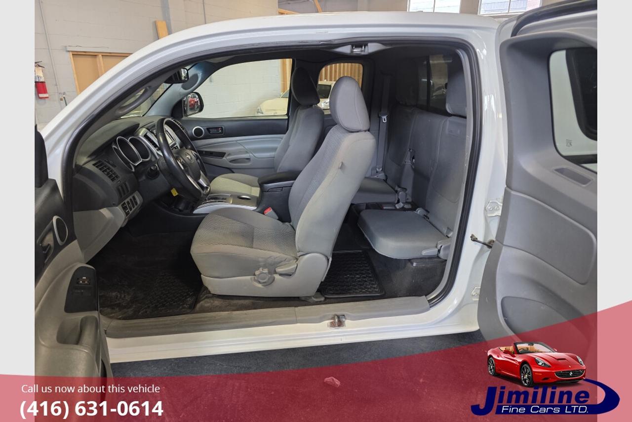 2015 Toyota Tacoma SR5 V6 CAB Photo