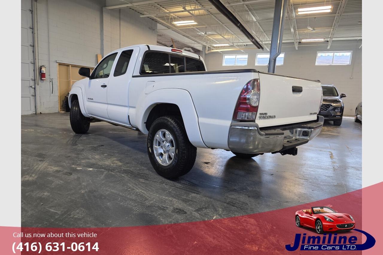 2015 Toyota Tacoma SR5 V6 CAB Photo