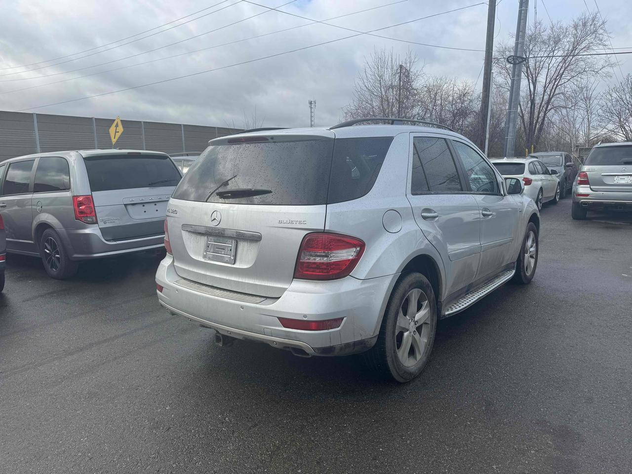 2009 Mercedes-Benz M-Class ML320 BlueTEC Photo