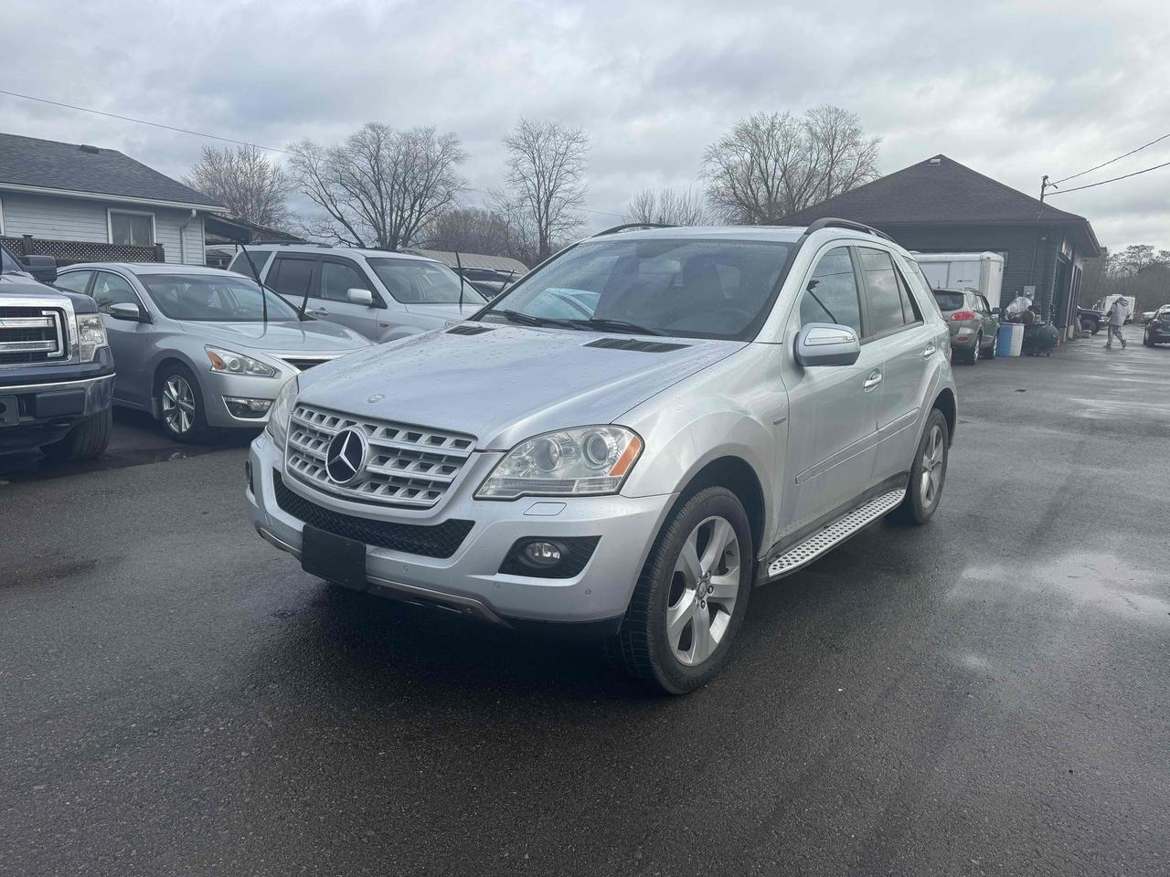2009 Mercedes-Benz M-Class ML320 BlueTEC Photo